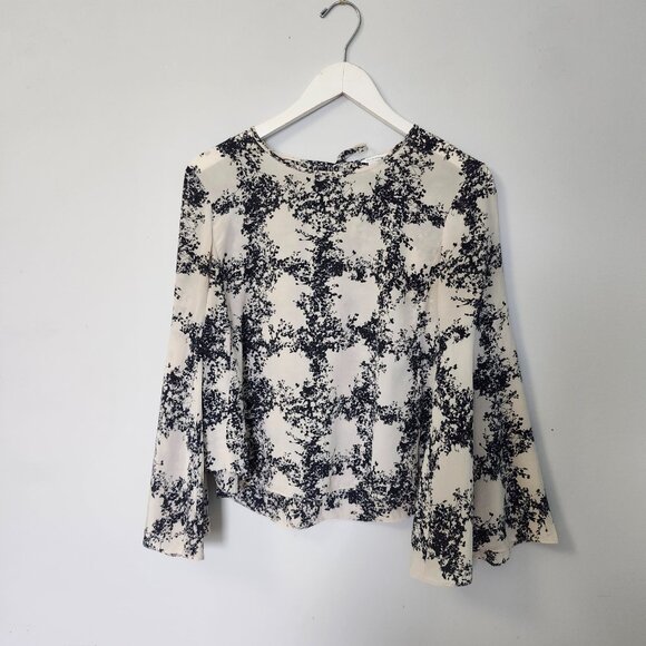 $5 LAST CALL! CLUB MONACO // Floral Blouse - Picture 2 of 9